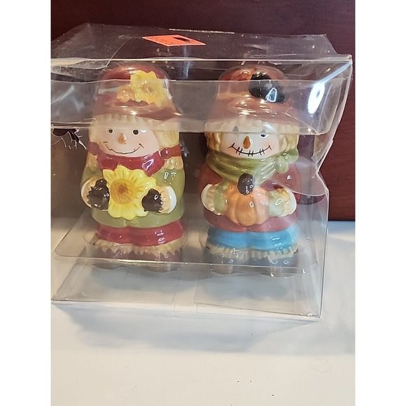 NEW Mr & Mrs Scarecrow Fall Dolomite Salt & Pepper Shaker  Publix Supermarkets. - Picture 1 of 5